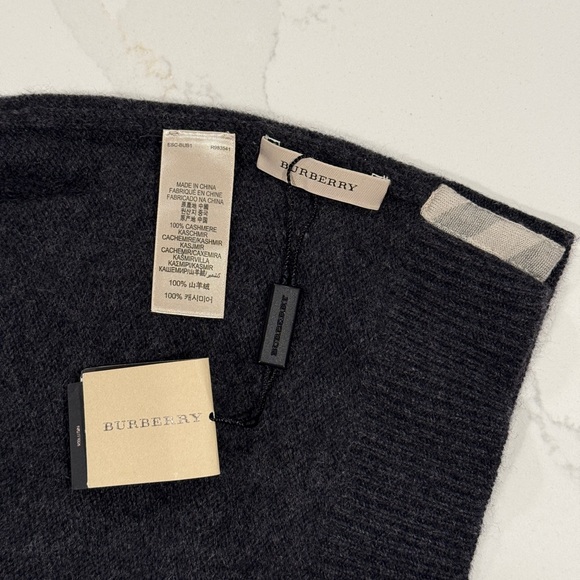 Burberry Charcoal Cashmere Knit Beanie - Picture 4 of 4